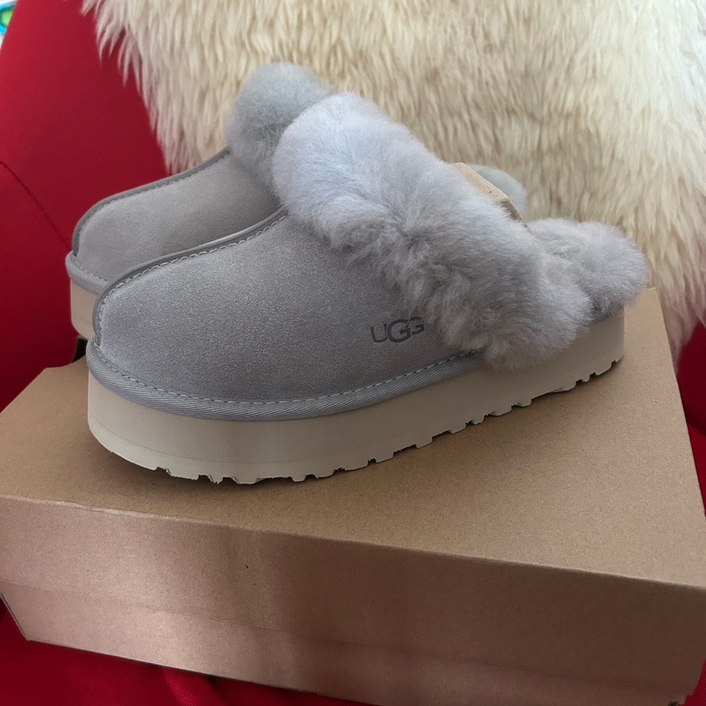 NIB UGG Women's Disquette Slip On Slippers